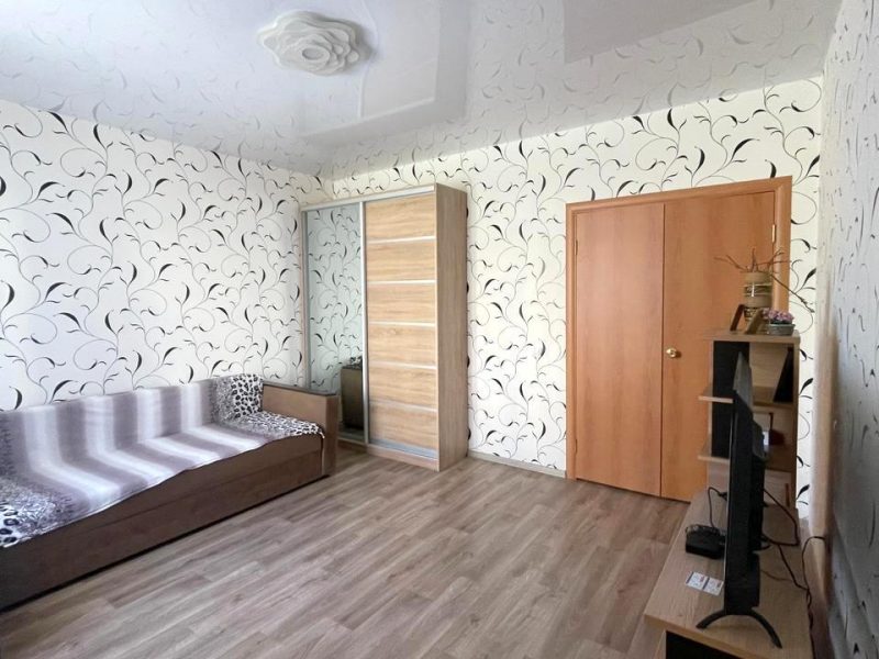 Квартира посуточно в центре Южно-Курильска Морская 8 а