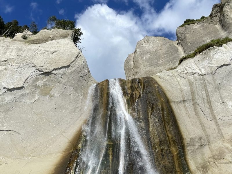 Головнинский клиф со смотровой мыса Пузанова