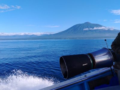 Тур по Кунаширу с погружением в историю и культуру коренных народов Айну