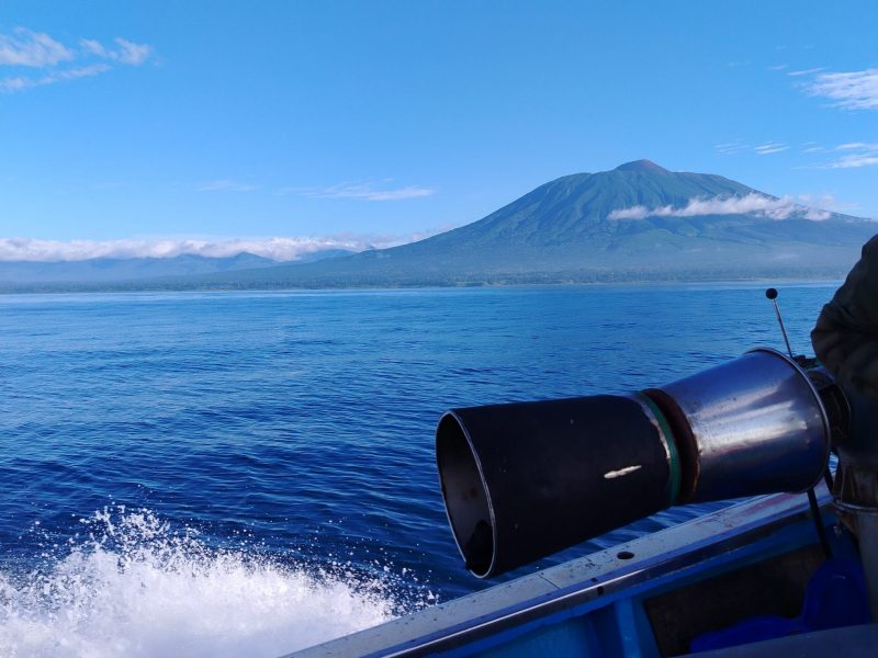 Тур по Кунаширу с погружением в историю и культуру коренных народов Айну