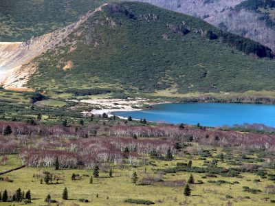 Кальдера вулкана Головнина, бухта Первухина (Собачка/Собачья голова) и озеро Лагунное